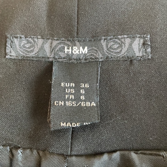 H&M Women’s 3 Button Knee Length Skirt Size 6 - Picture 7 of 8